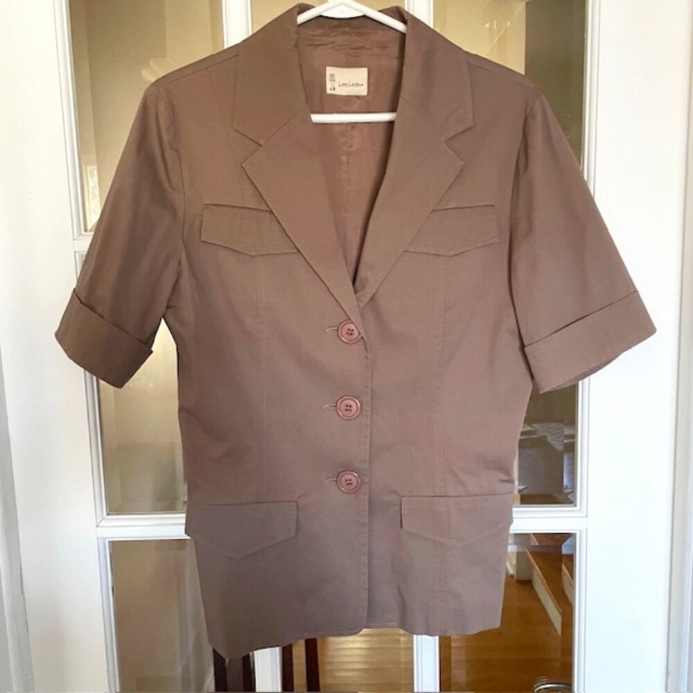 Short sleeved brown blazer